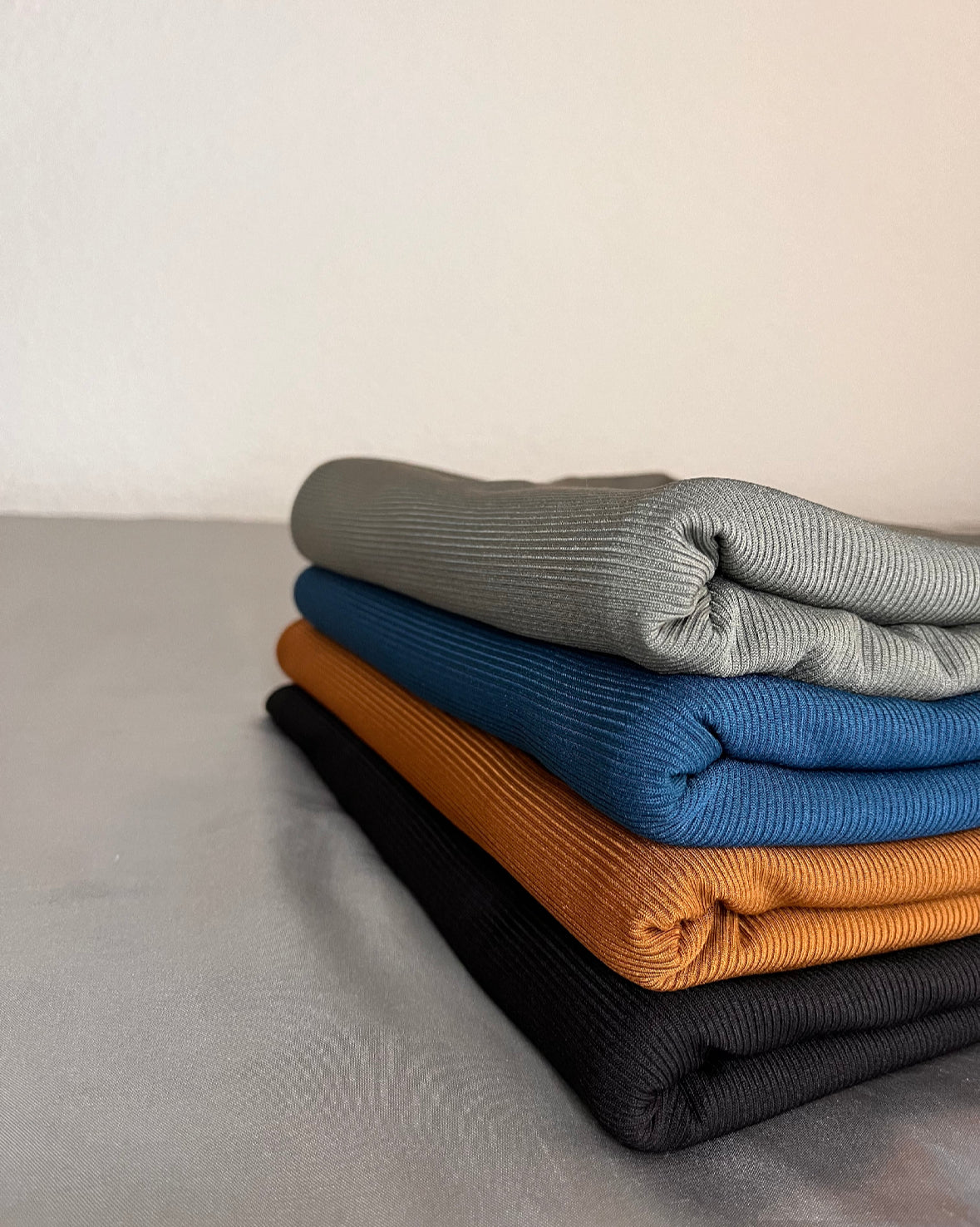 Teal-blue ribbed hijab