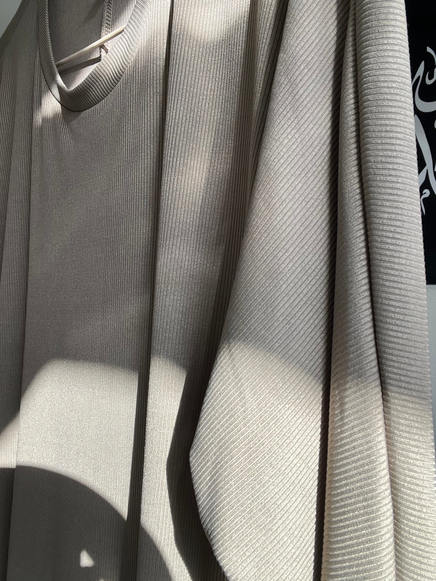 Brown ribbed abaya