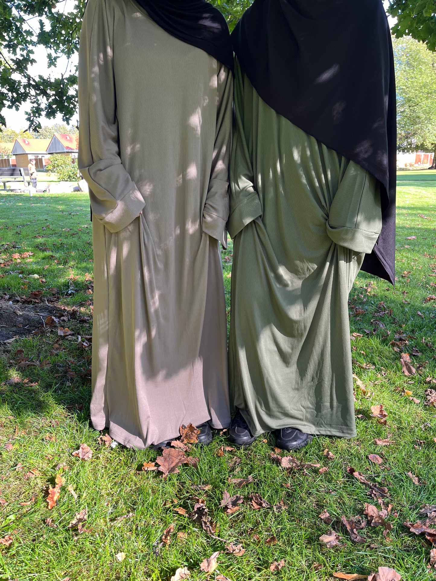 Brown ribbed abaya