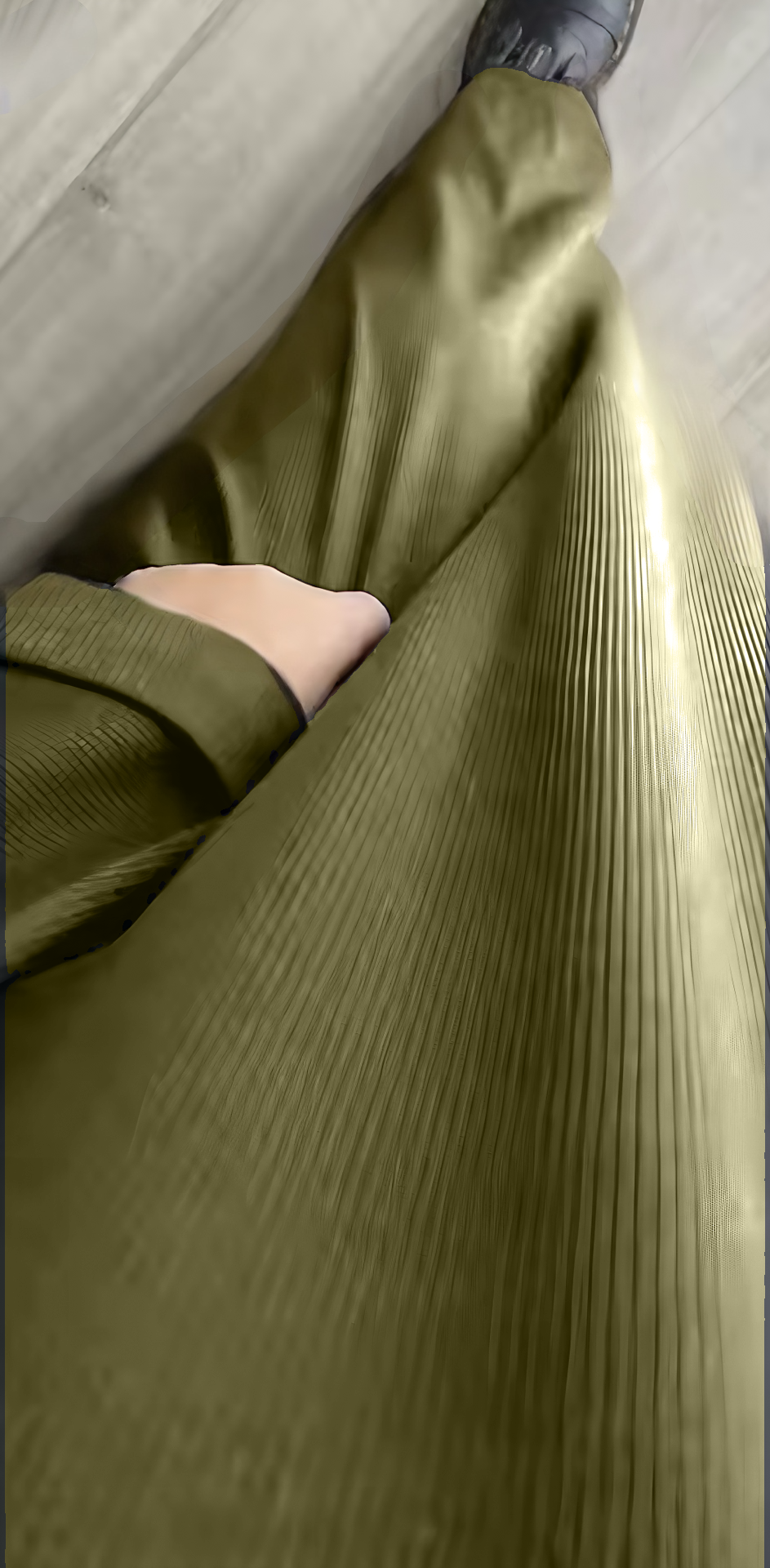 Olive-Green ribbed abaya