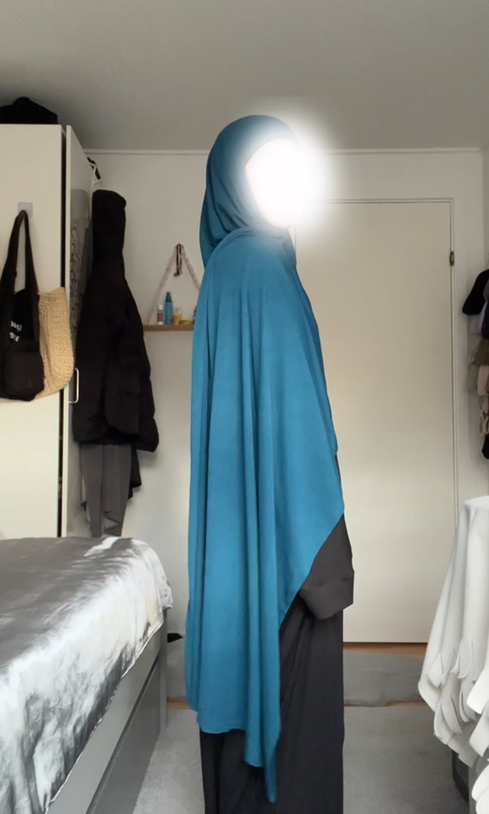 Teal-blue ribbed hijab