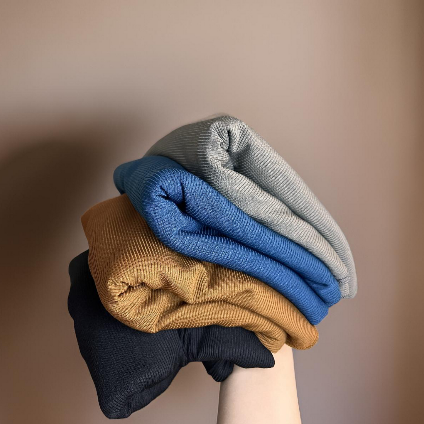Grey ribbed hijab