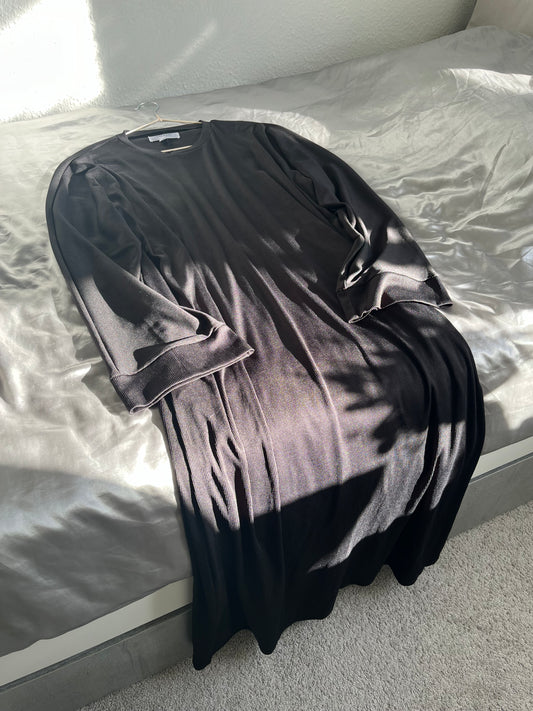 Black ribbed abaya