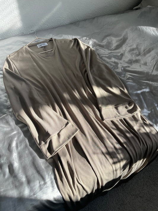 Brown ribbed abaya
