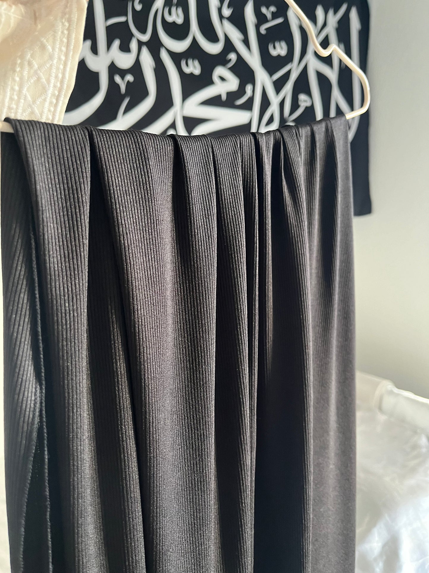 Black ribbed hijab