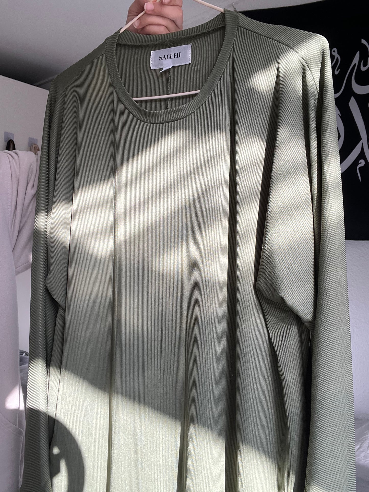 Olive-Green ribbed abaya